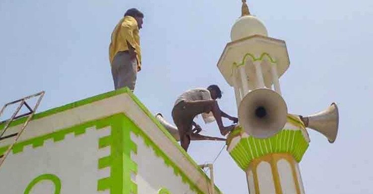 মুম্বাইয়ের ১,৫০০ মসজিদ থেকে মাইক সরাল পুলিশ